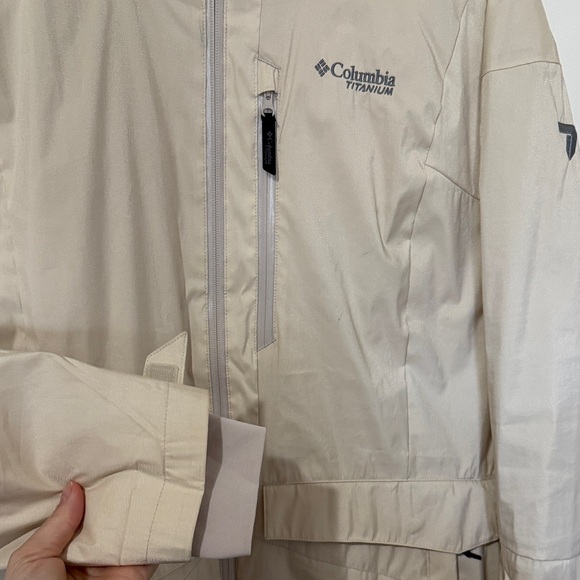 Columbia Beige Hooded Jacket with Faux Fur - Picture 4 of 16